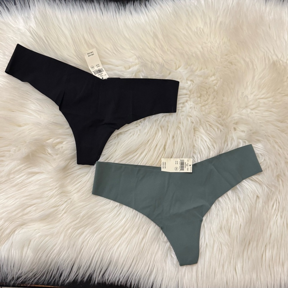Aerie size medium thong set
